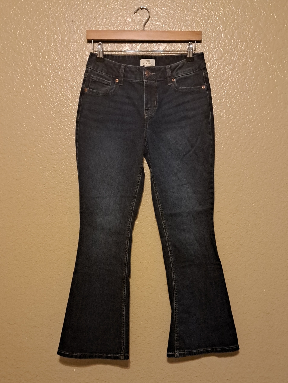 M Jeans Dark Blue Women’s Flare Jeans. Midrise. Size 6 Short.